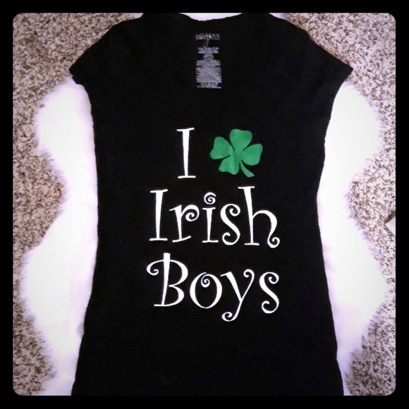 Miley Cyrus & Max Azria Tops - 4 for $20 OWO I 🧚‍♂️ IRISH BOYS  MILEY CYRUS TOP!